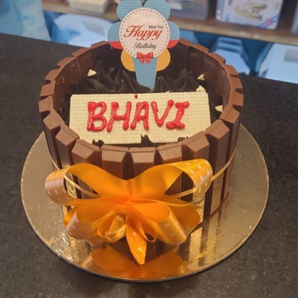 Toothsome Kitkat Cake